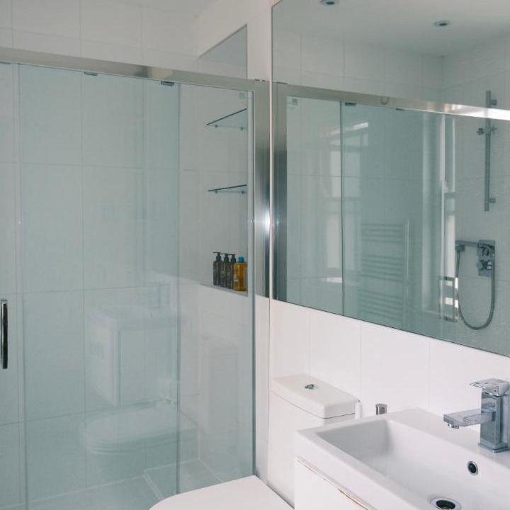 Photo of Bathroom in Ravenscourt Park