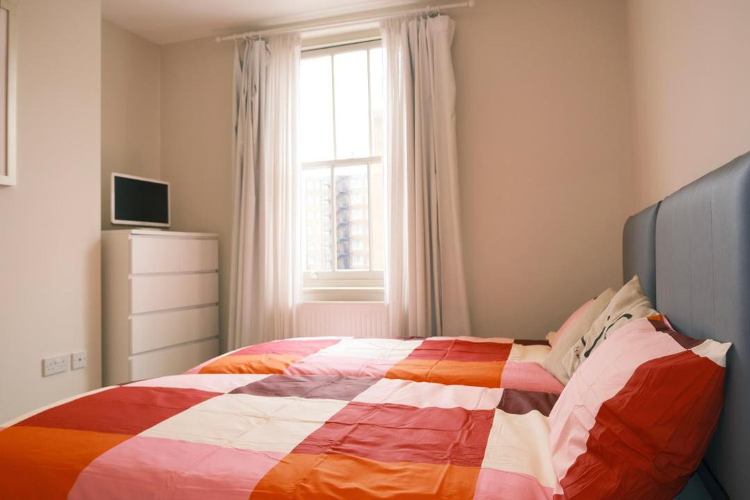 Photo of Bedroom in Ravenscourt Park