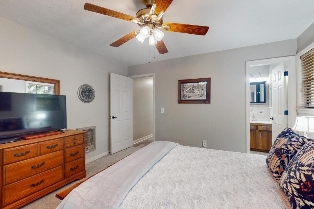 Photo of Bedroom in Hiawassee