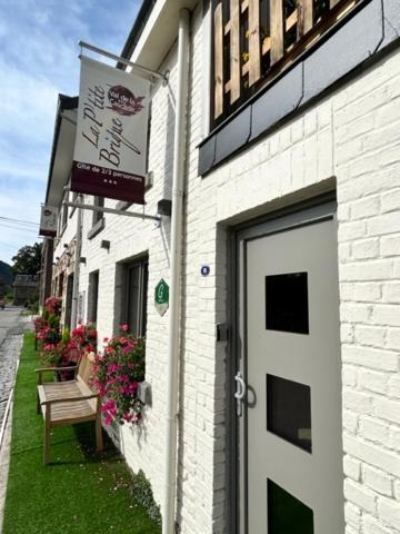 Photo of Buildings in Coo
