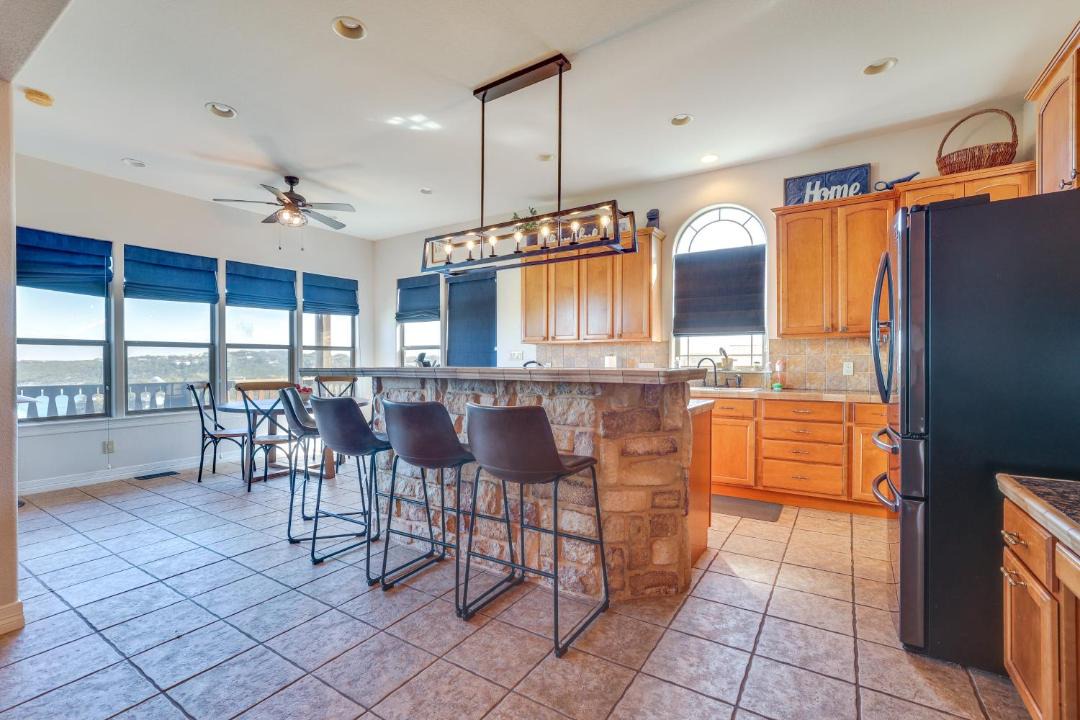 Photo of Kitchen in Canyon Lake