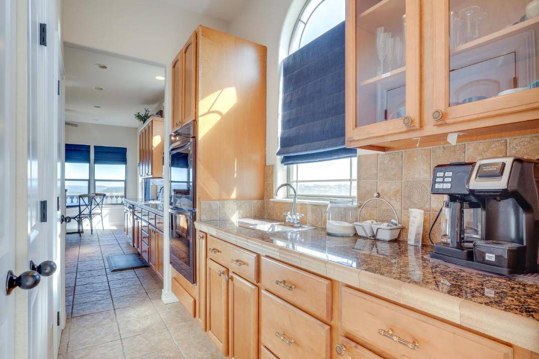 Photo of Kitchen in Canyon Lake