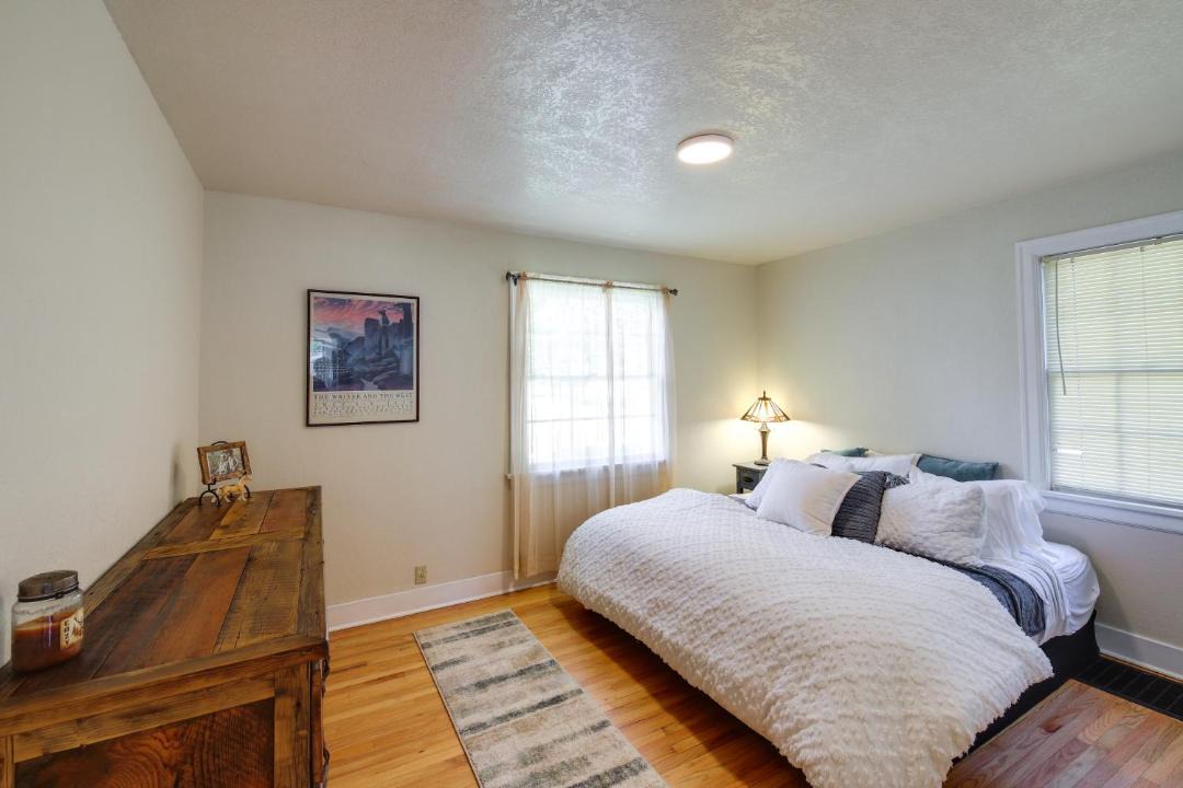 Photo of Bedroom in Hamilton