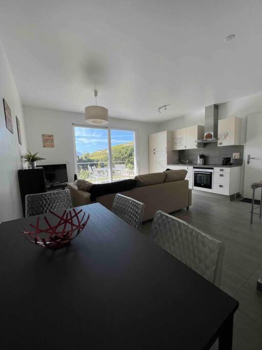 Photo of Livingroom in Saint-Leonard