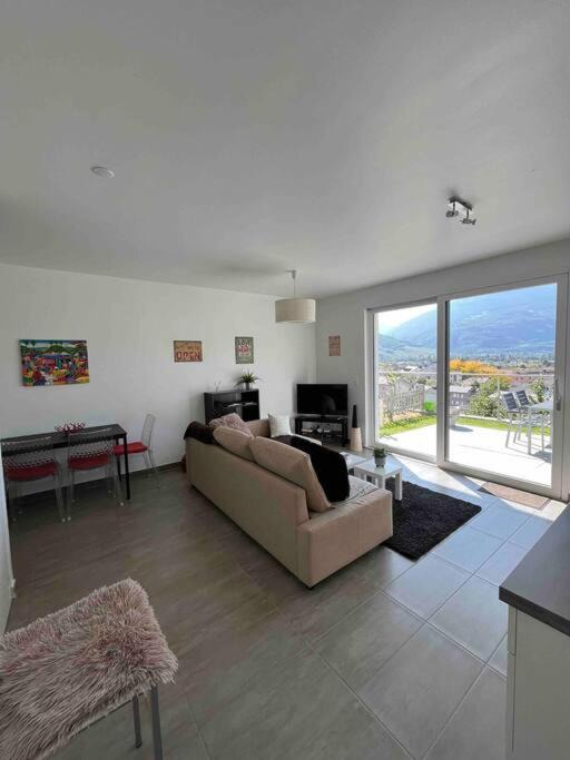Photo of Livingroom in Saint-Leonard