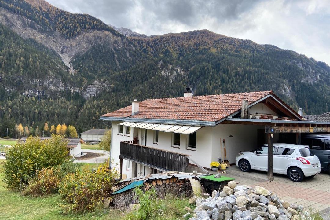 Photo of Buildings in Surava