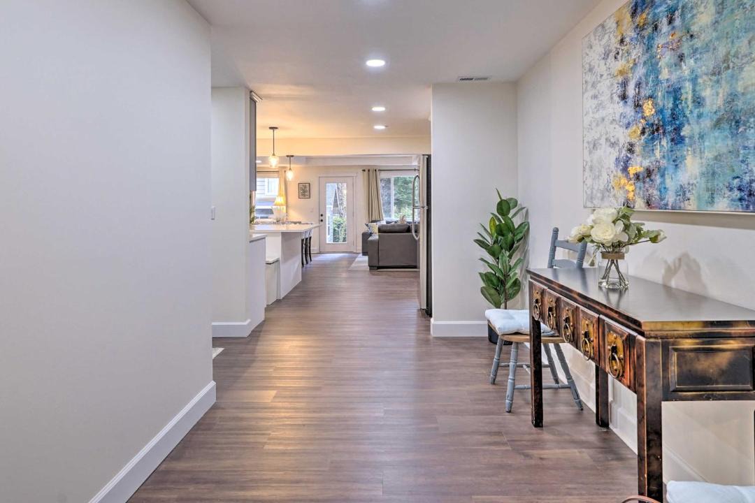 Photo of Livingroom in Education Hill