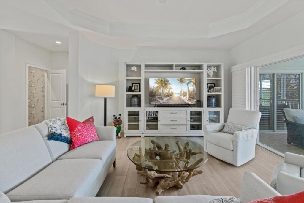 Photo of Livingroom in Heron's Landing