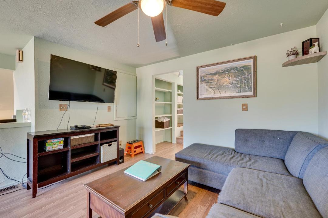 Photo of Livingroom in Coal Creek Canyon