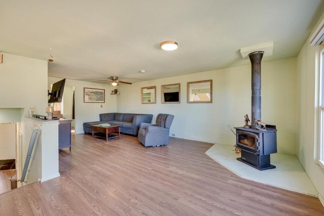 Photo of Livingroom in Coal Creek Canyon
