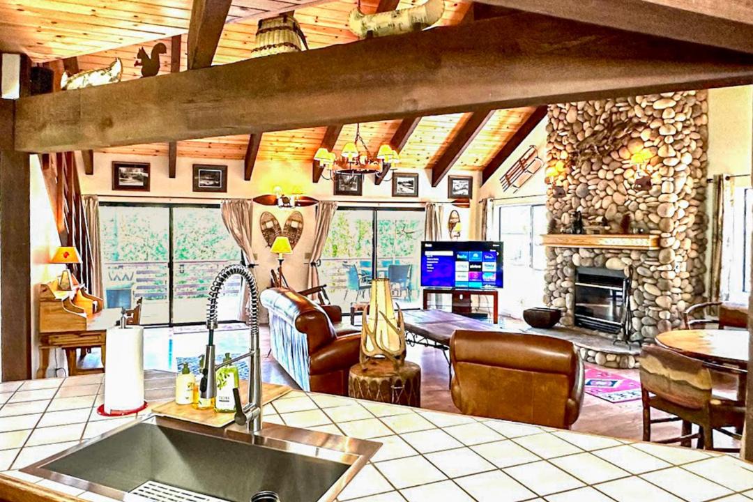 Photo of Livingroom in Bass Lake