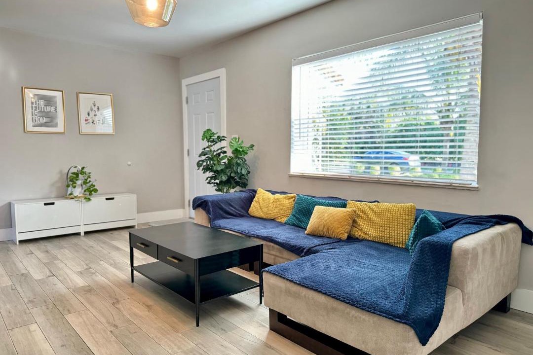 Photo of Livingroom in Biscayne Park