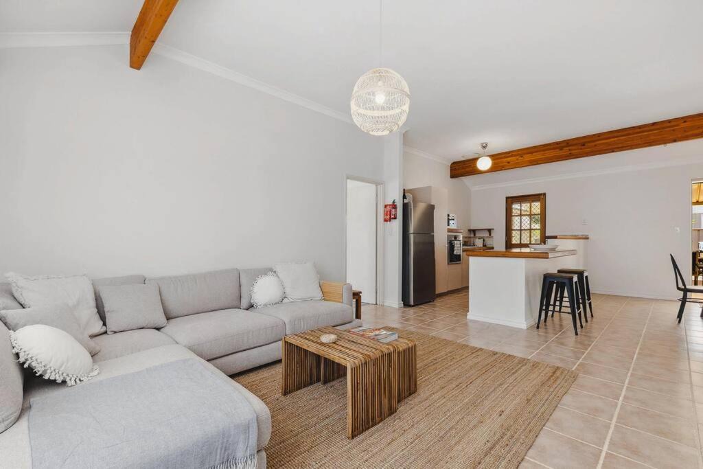 Photo of Livingroom in Dawesville