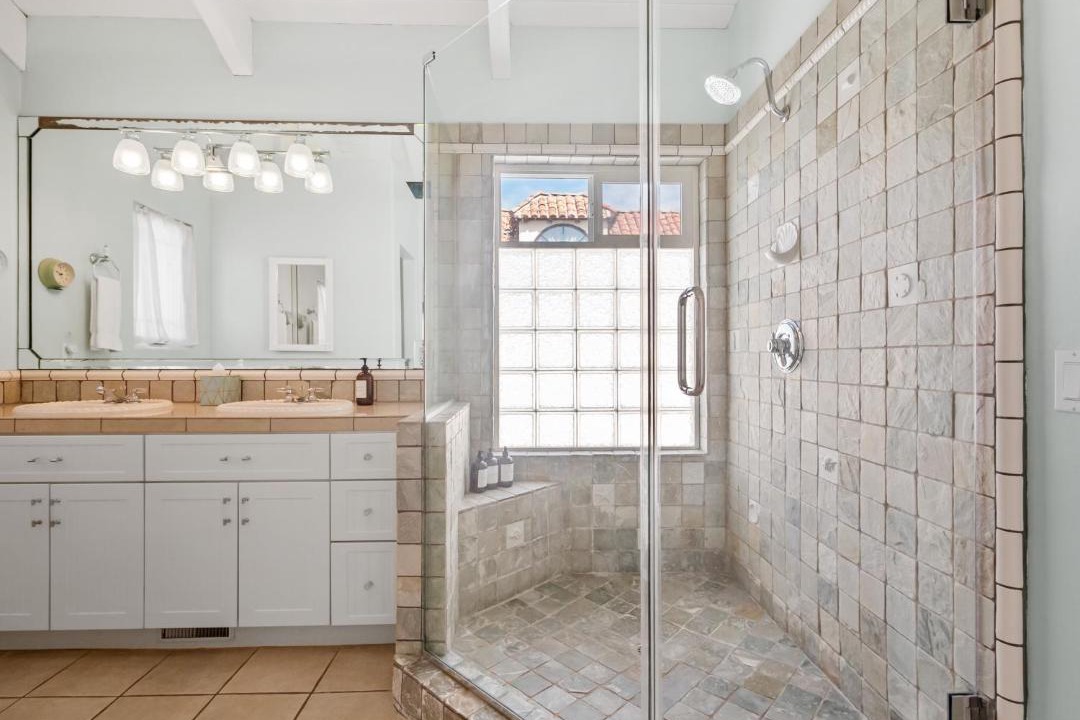 Photo of Bathroom in South Mission Beach