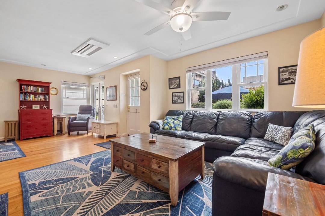Photo of Livingroom in South Mission Beach