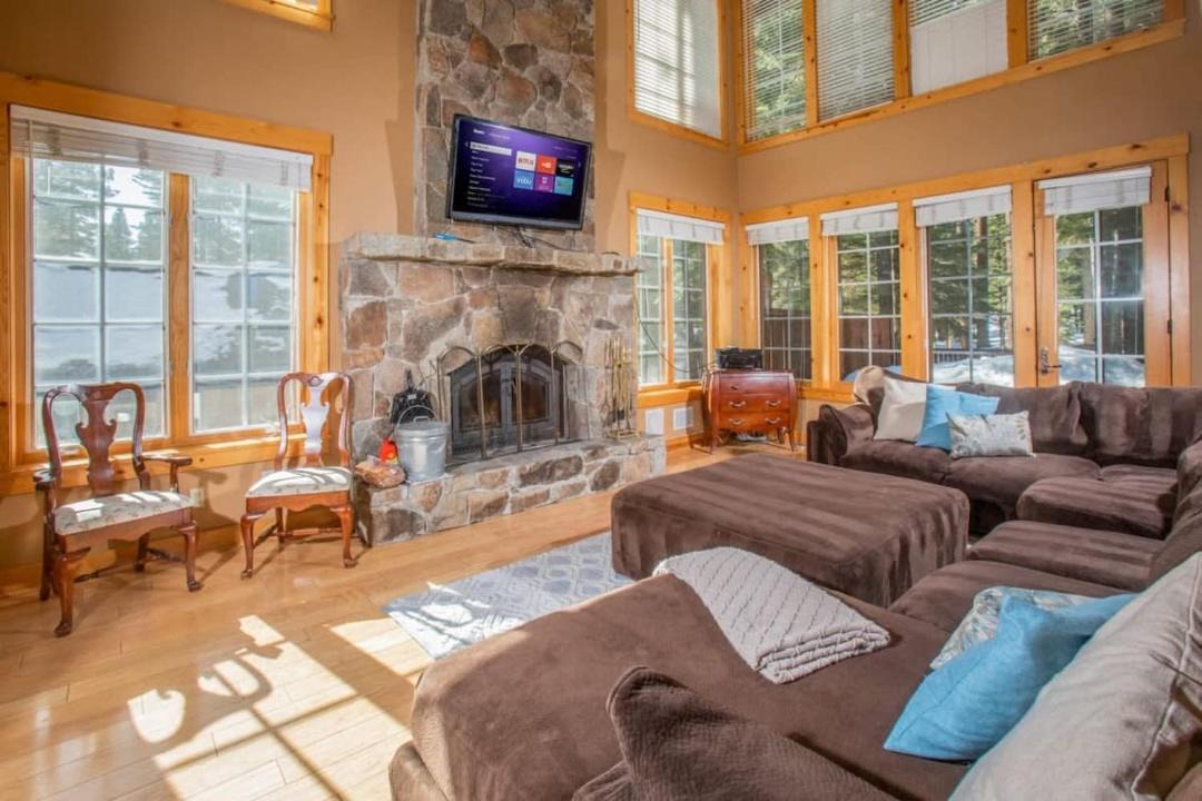 Photo of Livingroom in Carnelian Bay