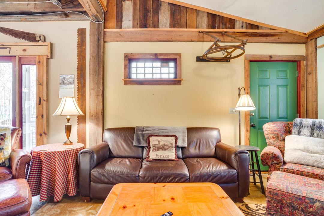 Photo of Livingroom in Jasper