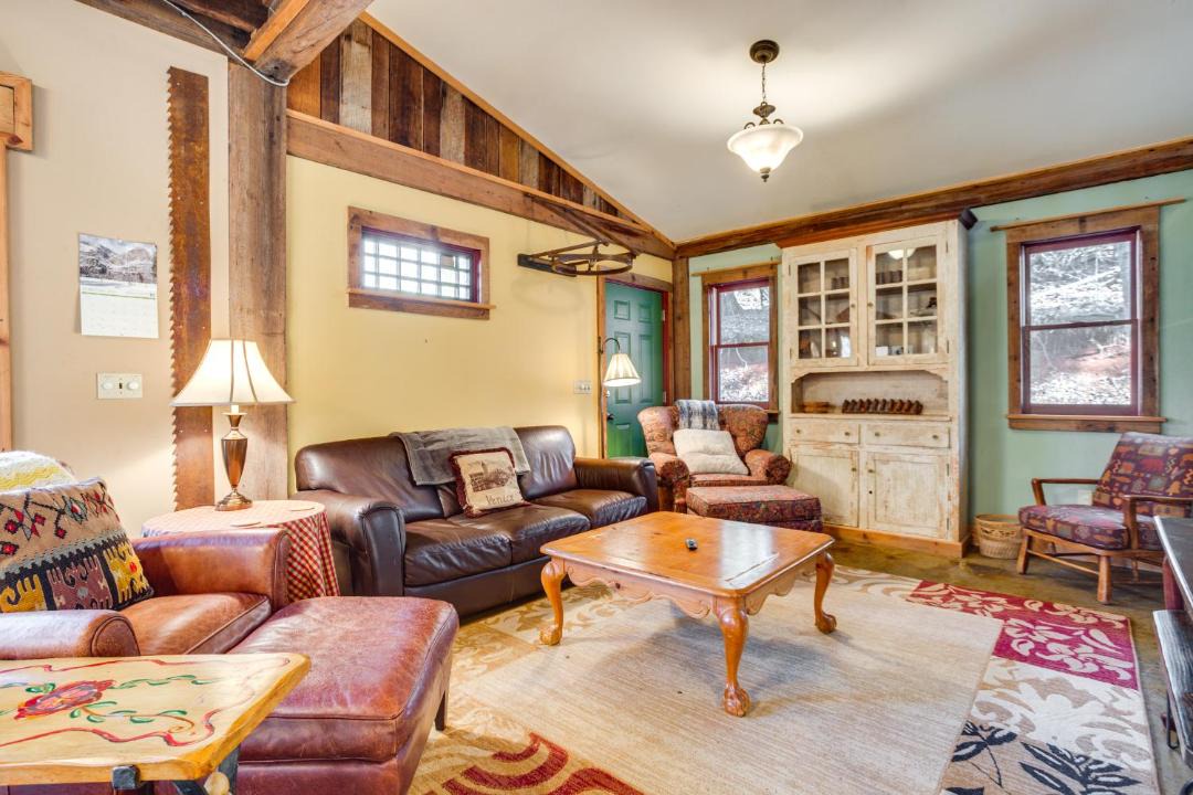 Photo of Livingroom in Jasper