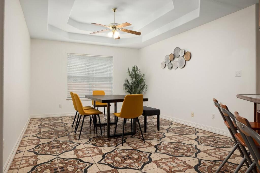 Photo of Livingroom in Alton