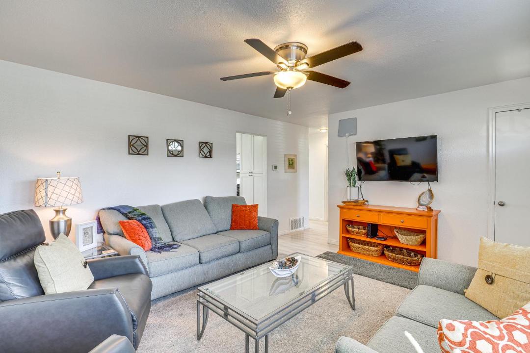 Photo of Livingroom in Utah County