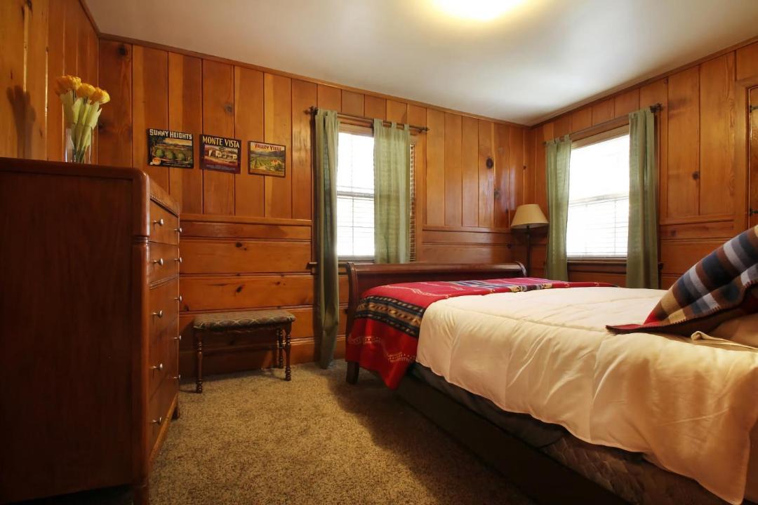 Photo of Bedroom in Idyllwild