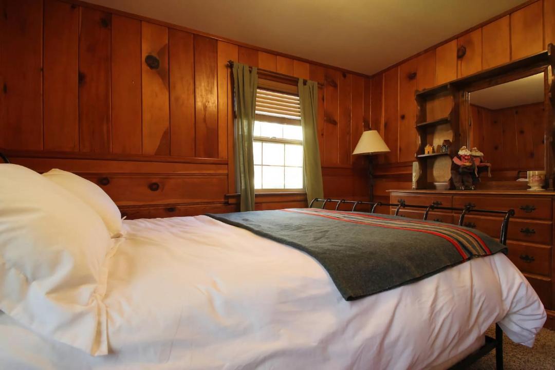Photo of Bedroom in Idyllwild