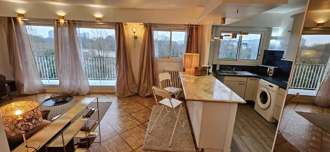 Photo of Livingroom in Republique–Point-du-Jour
