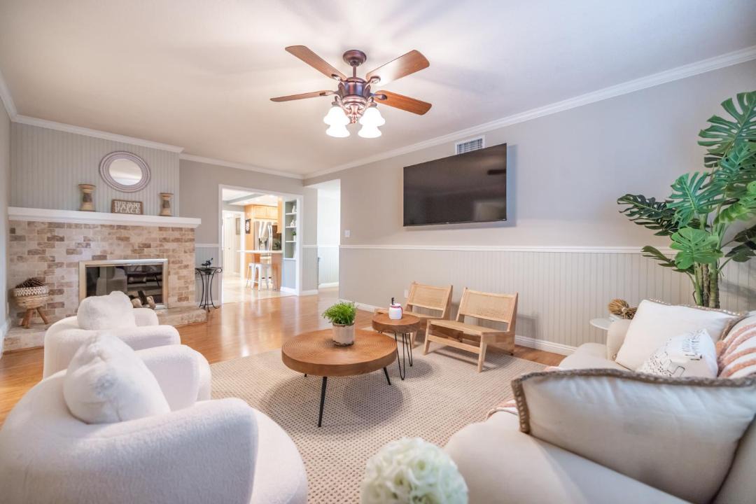 Photo of Livingroom in Northwest Anaheim