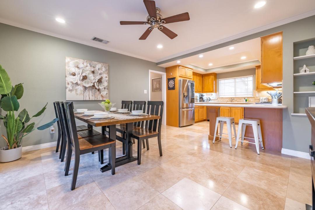 Photo of Livingroom in Northwest Anaheim