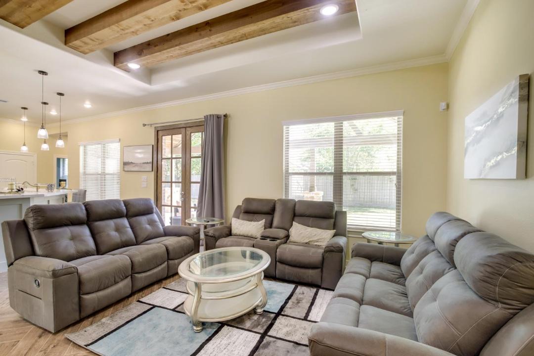 Photo of Livingroom in Tomball