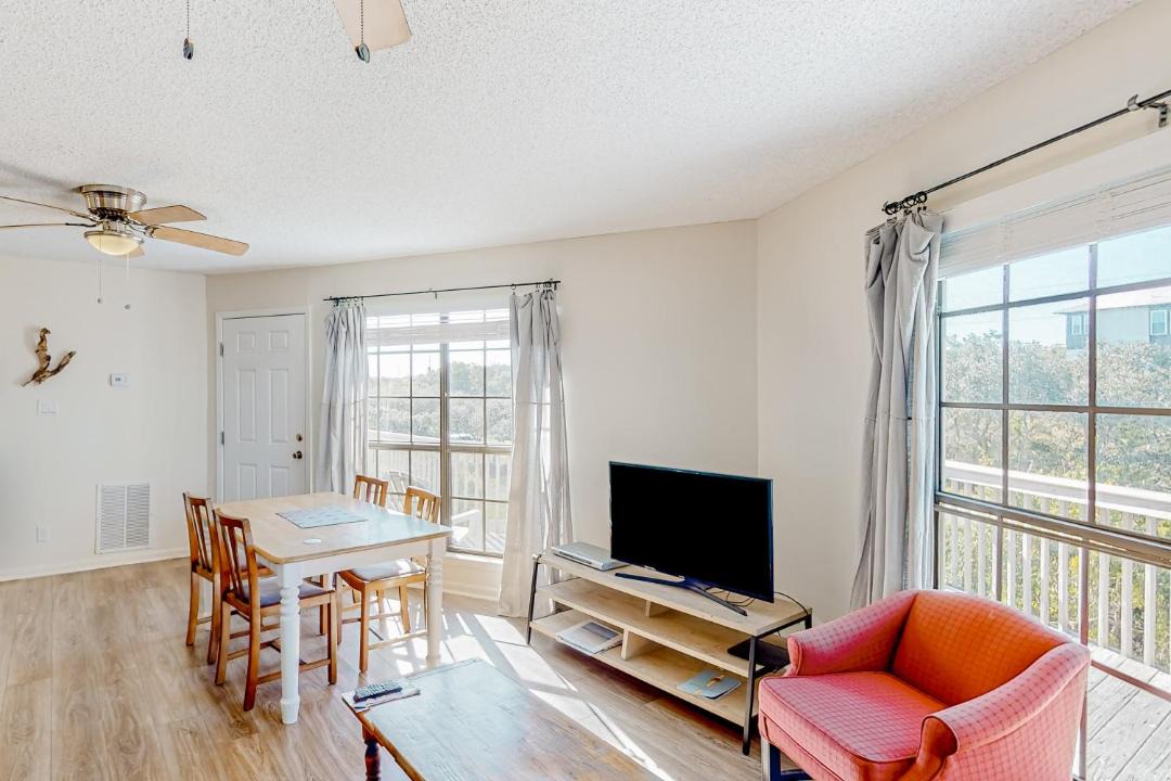 Photo of Livingroom in Surf Side Shores
