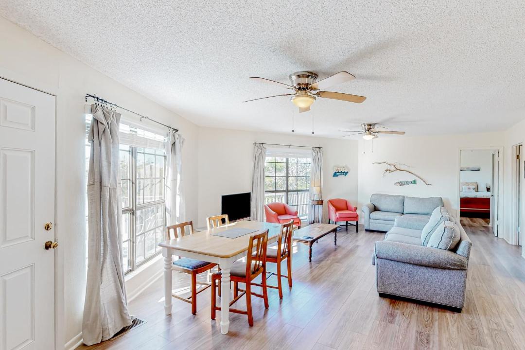 Photo of Livingroom in Surf Side Shores