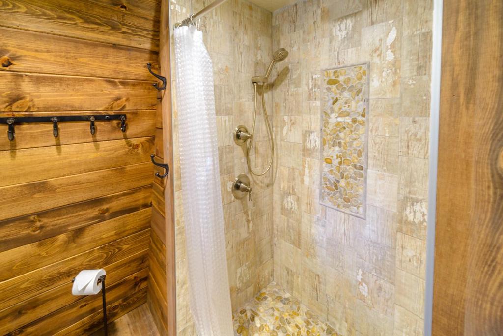 Photo of Bathroom in Meadow View Heights