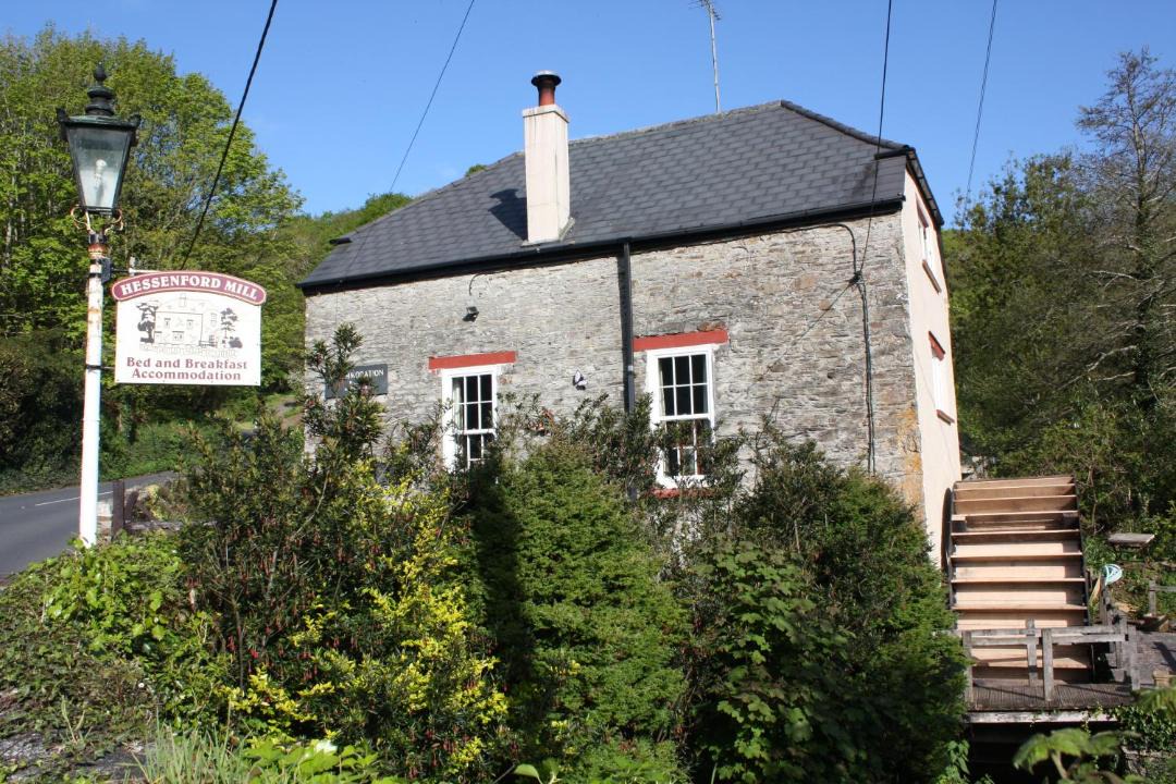 Photo of Buildings in Hessenford