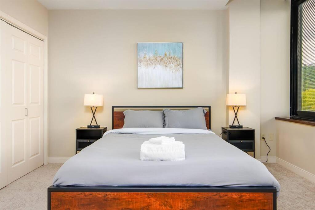 Photo of Bedroom in Downtown Pittsburgh
