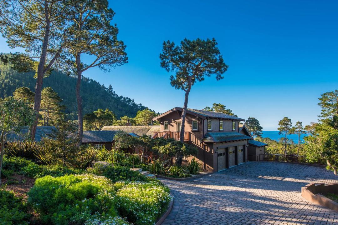 Photo of Buildings in Carmel Highlands