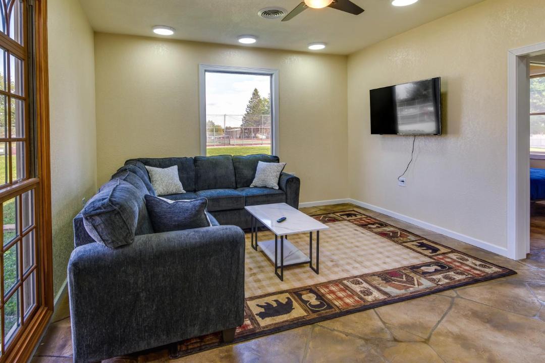 Photo of Livingroom in Newton