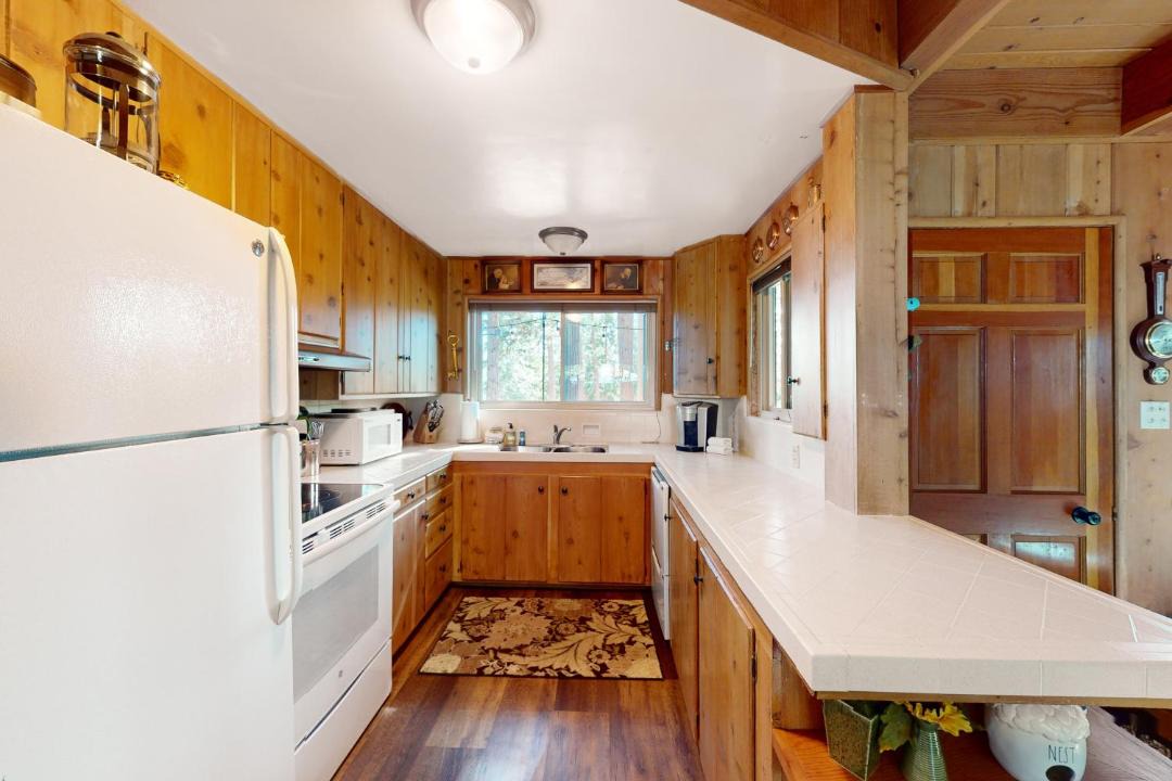 Photo of Kitchen in Shaver Lake
