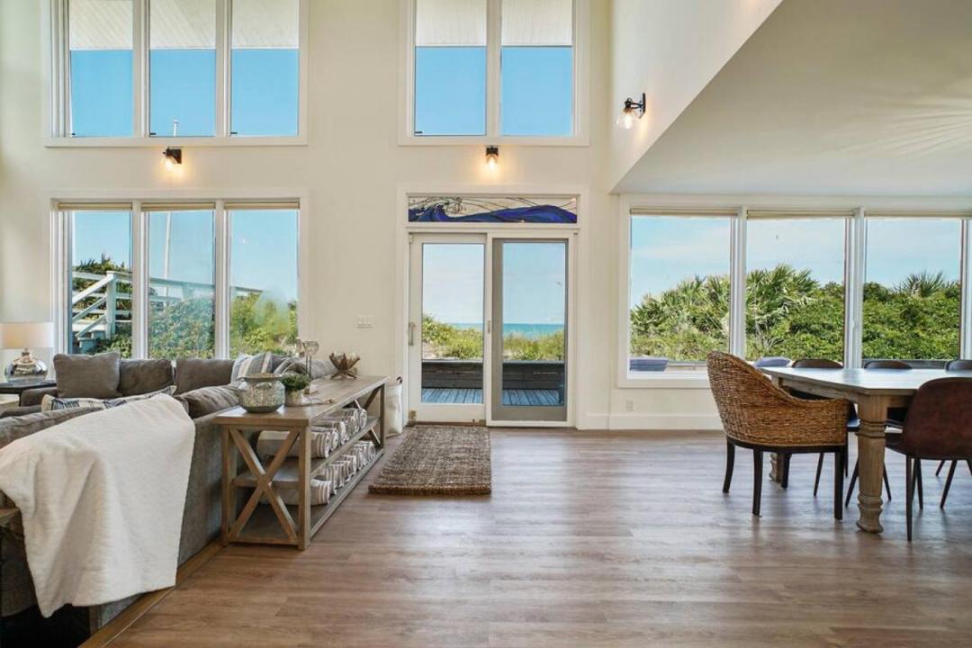 Photo of Livingroom in Crescent Beach