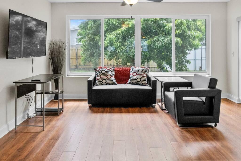 Photo of Livingroom in Miramar