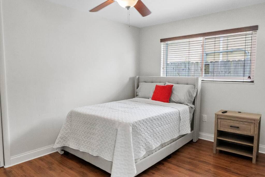 Photo of Bedroom in Miramar