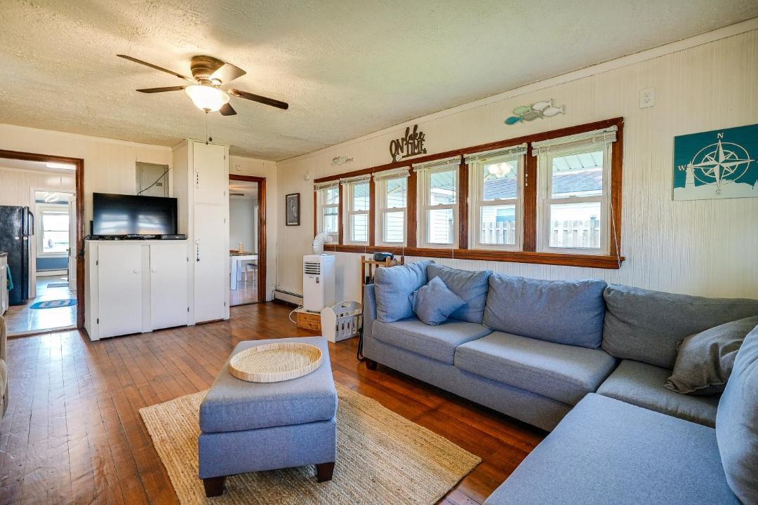 Photo of Livingroom in Russells Point