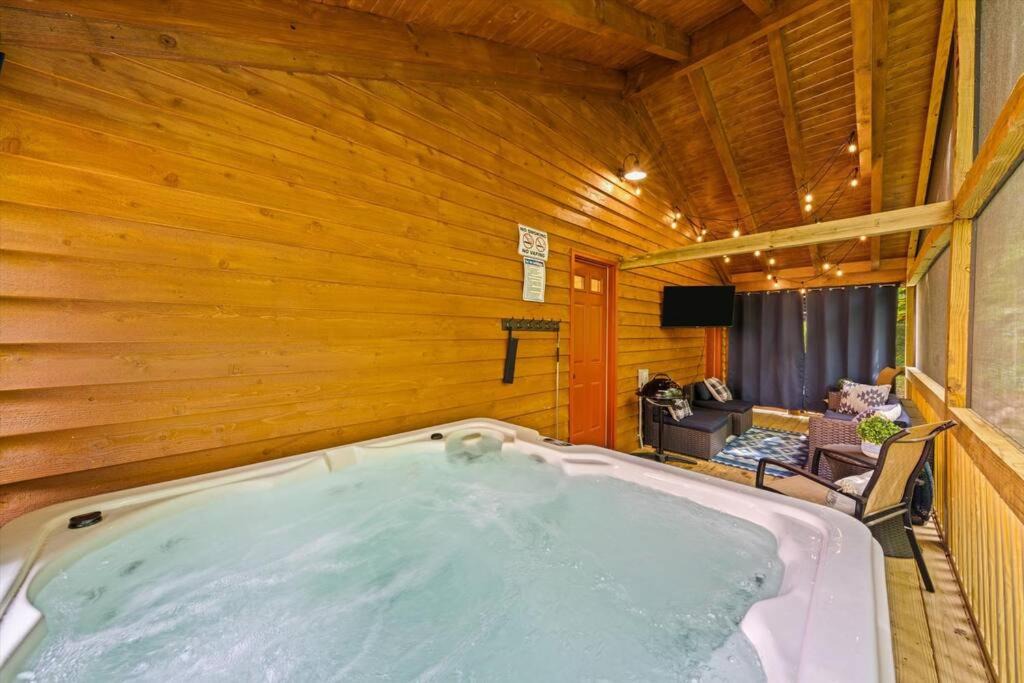Photo of Outdoor in White Oak Lodge