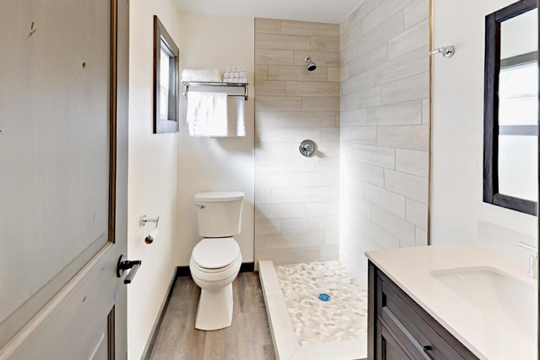 Photo of Bathroom in Lakeside Park