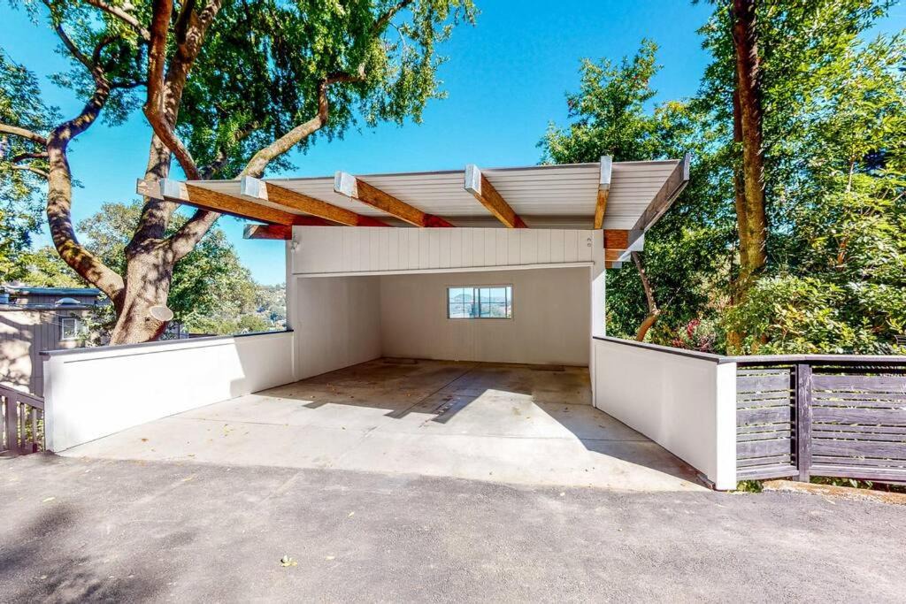 Photo of Others in Tamalpais-Homestead Valley