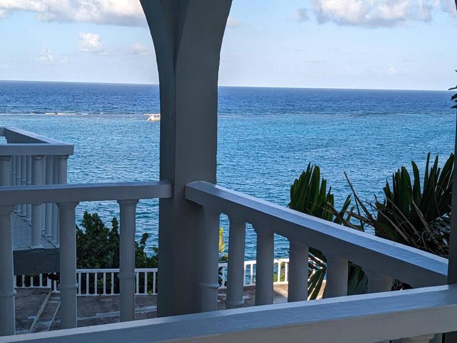 Photo of Patio Balcony in Tower Isle