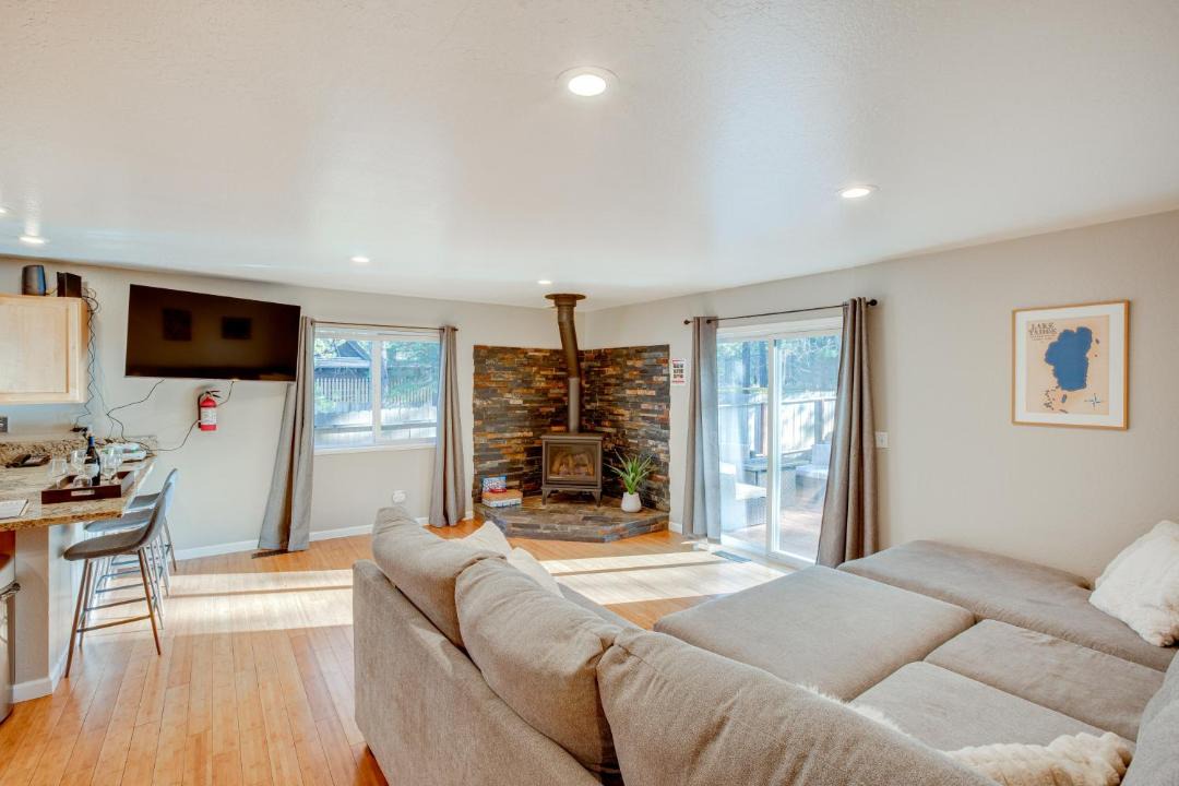 Photo of Livingroom in Christmas Valley