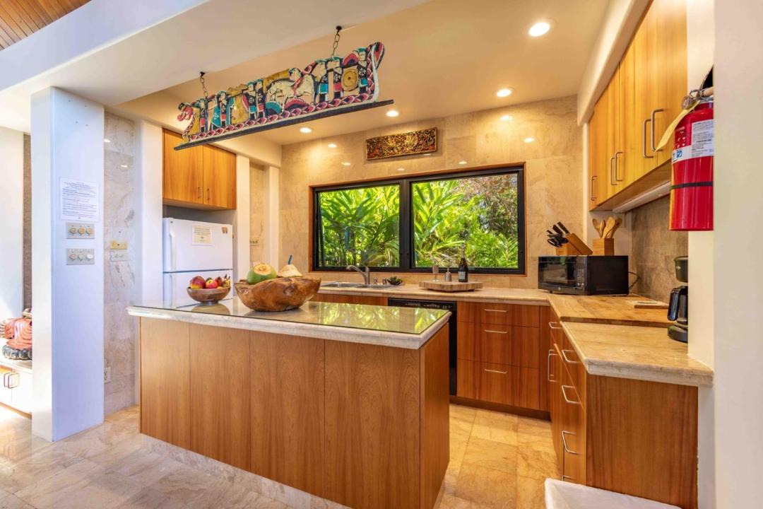 Photo of Kitchen in Haiku