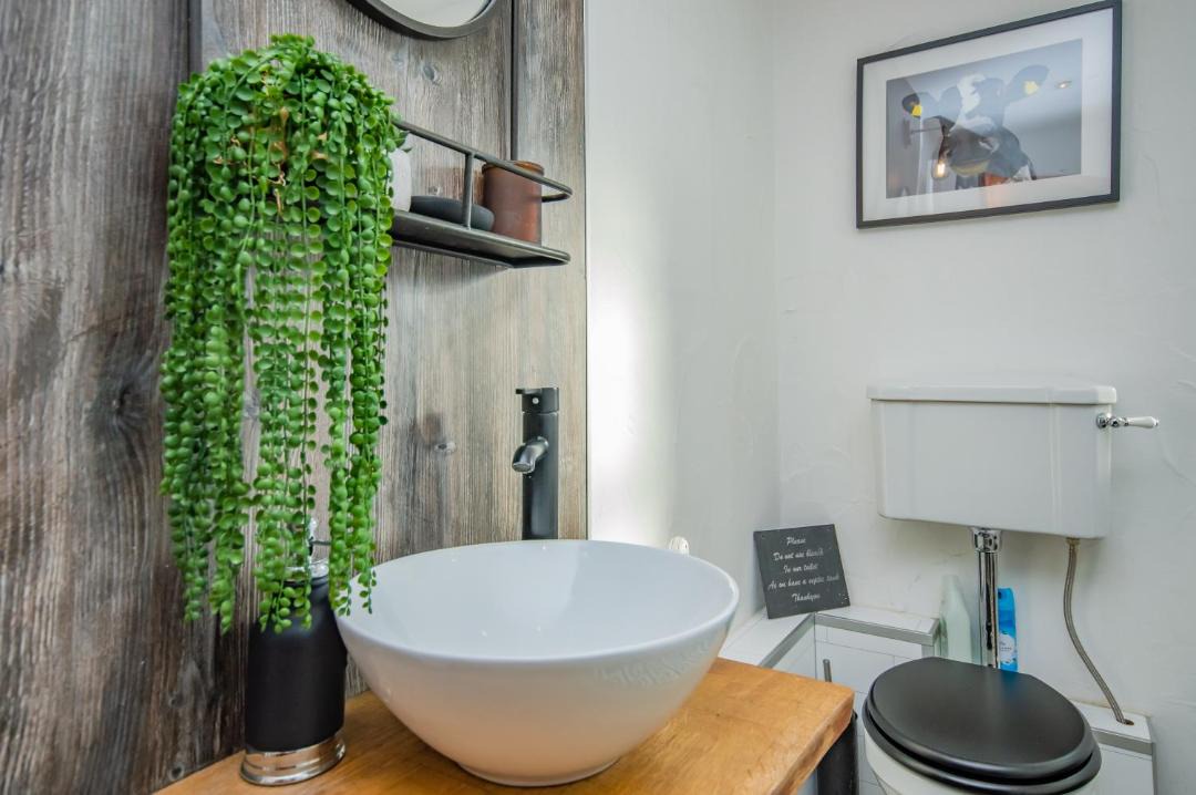 Photo of Bathroom in New Moat