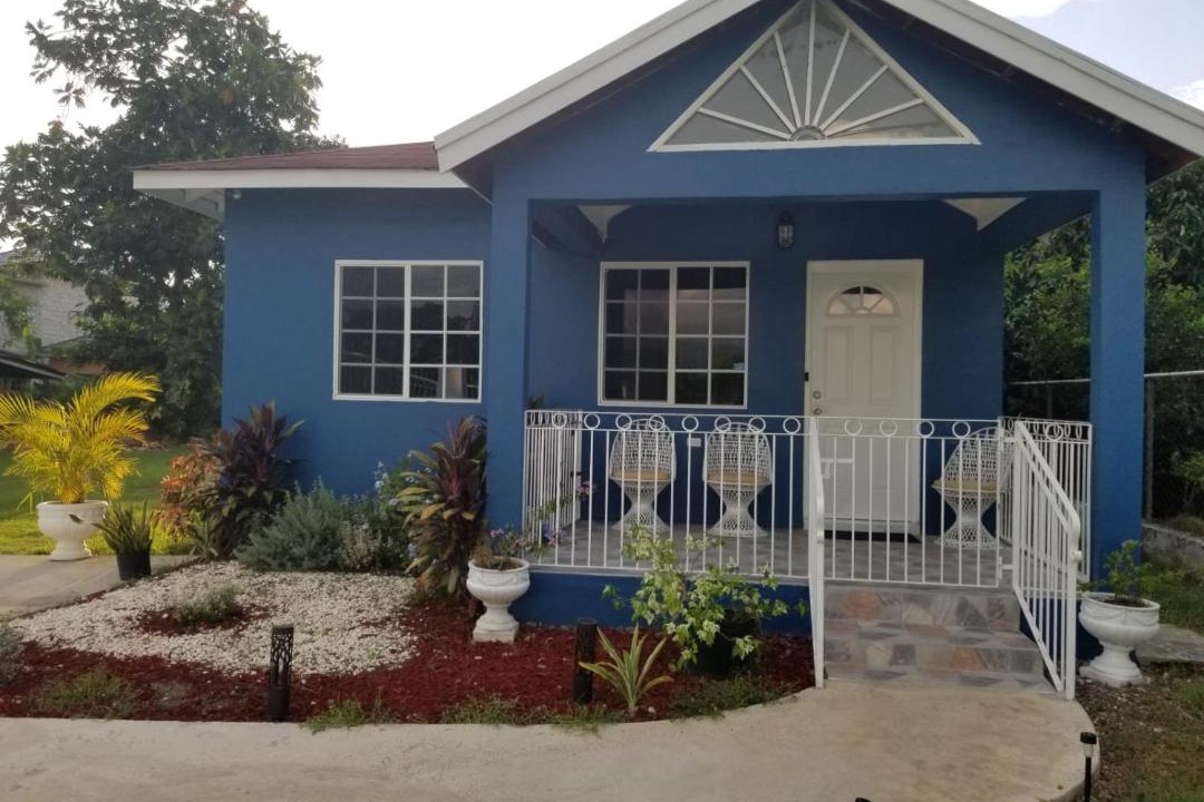 Photo of Buildings in Savanna la Mar